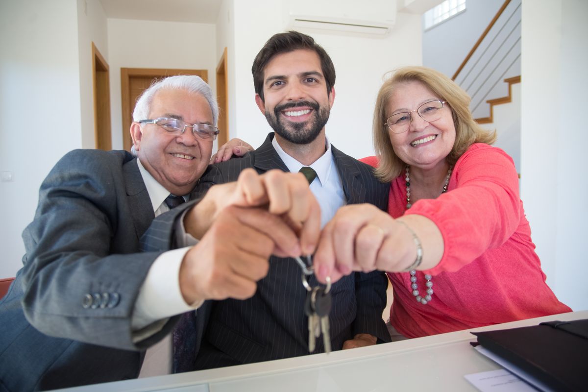 Out-of-Town Property Owners: Keep Them in the Loop Automatically