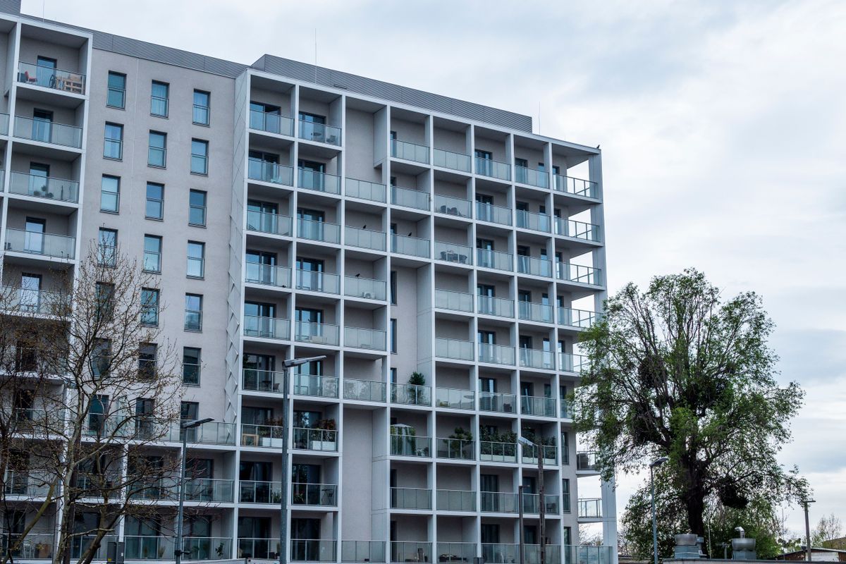 Condo and HOA Communication: Why Email Blasts Fall Short
